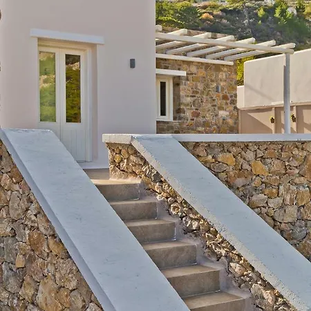 Lux View * Kyra Panagia