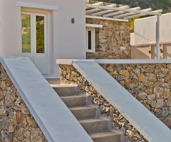 Lux View * Kyra Panagia